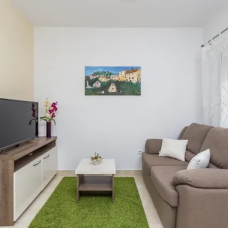 Luna Апартаменти *