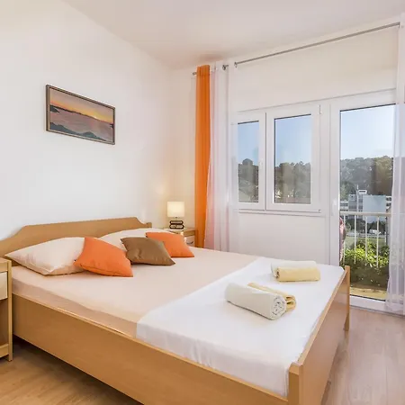 Luna Apartament *