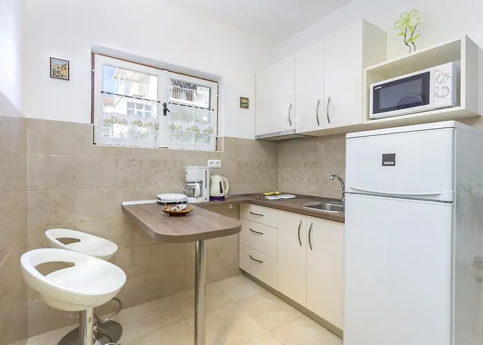 아파트먼트 루나 흐바르