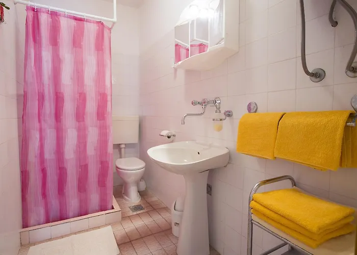 아파트 아파트먼트 루나 *