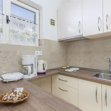 Luna Lägenhet Hvar Town