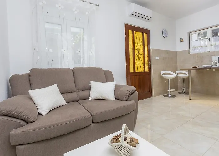 Apartment Luna Hvar Town