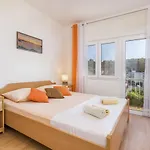 Luna Apartman *